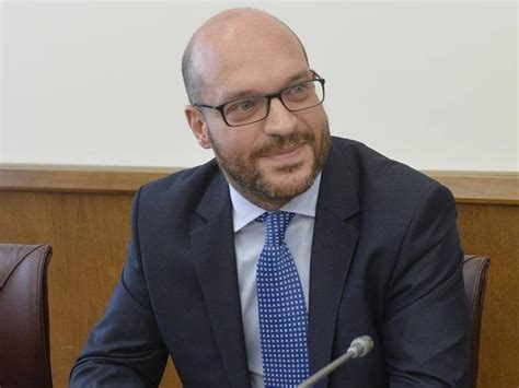 Fontana Sui Figli Delle Coppie Gay Applico La Legge E Alle Donne Dico Non Abortite Corriere It