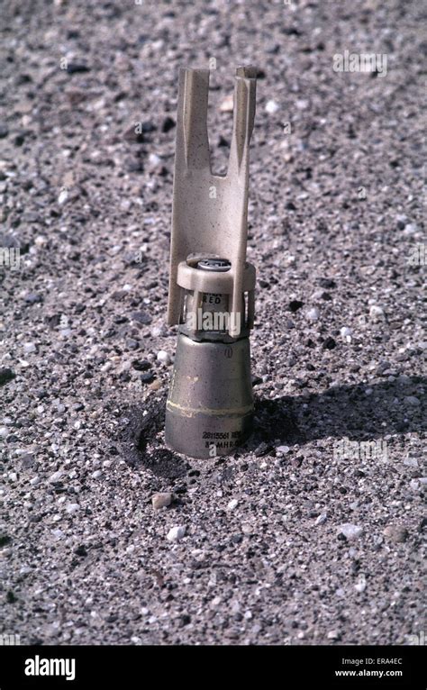 Cluster bomblets -Fotos und -Bildmaterial in hoher Auflösung – Alamy