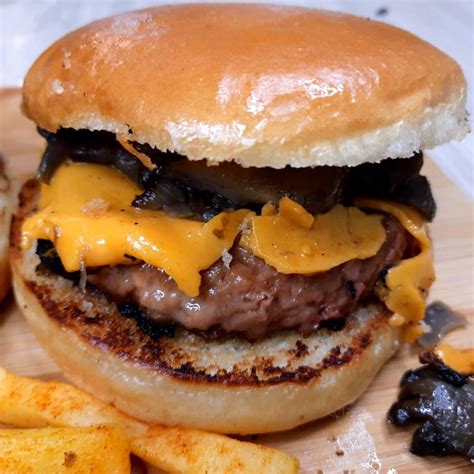 Juicy and Flavorful Vegan Mushroom Swiss Burger Recipe - Veganiac