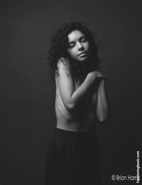 Paola S Paooooo22 Nude OnlyFans Leaks Fappening FappeningBook