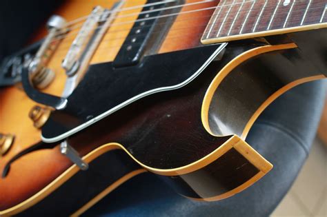 Gibson ES-225