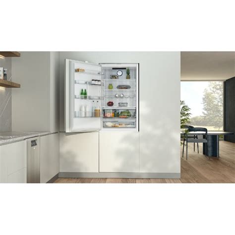 Хладилник за вграждане Beko BCSE400E40SN — Мега Техно