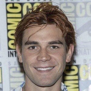 KJ Apa Wiki, Net Worth, Biography, Age, Girlfriend