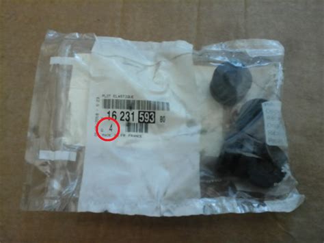 Втулки корпуса воздушного фильтра — Citroen C5 (2G), 1,6 л, 2011 года ...