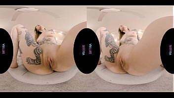 Tattooed Blonde Plays With Her Favorite Toy In Virtual Reality XNXX