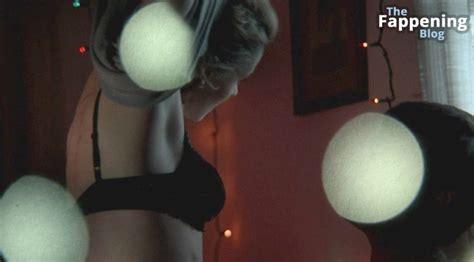 Amy Seimetz Nude Sexy Collection Photos TheFappening