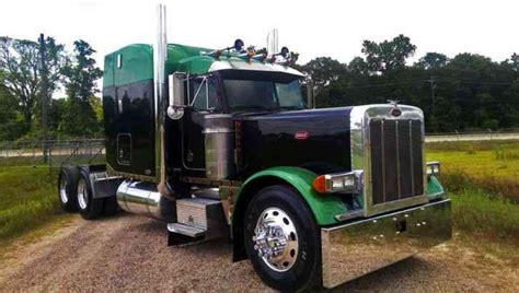 Peterbilt 379 EXHD EXTENDED HOOD Sleeper 2003 Sleeper Semi Trucks