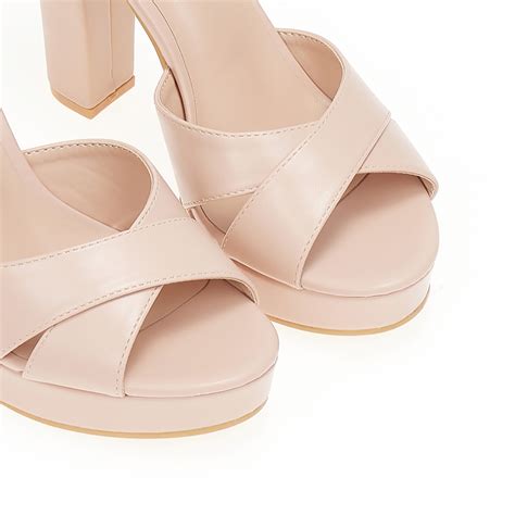 Πέδιλα nude δερματίνη με χιαστί φάσα TSOUKALAS