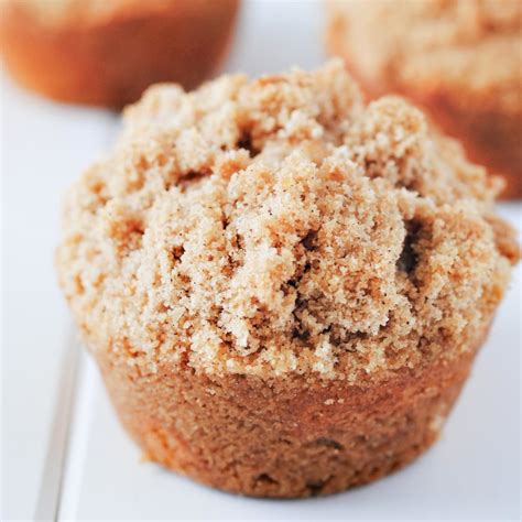 Coffee Cake Muffins Recipe - Sweetly Splendid