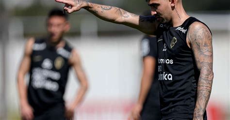 Fagner Lesionado E Mosquito De Volta Corinthians Encerra