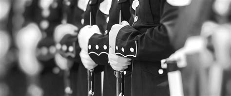 fraternization  military members allowed