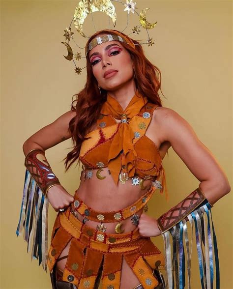 Raio X Do Look Anitta Se Inspira Em Mulheres Guerreiras Para Carnaval