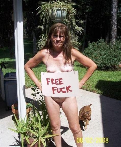 Girls Holding Signs Porn Pic