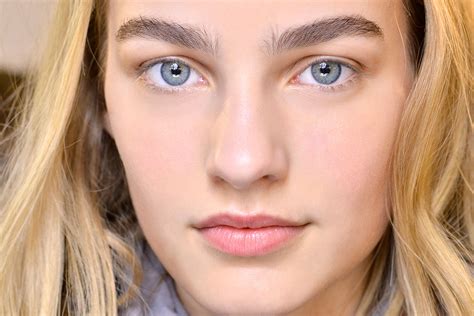 Trucco Nude Ed Effetto Naturale Per Lautunno Inverno Grazia It