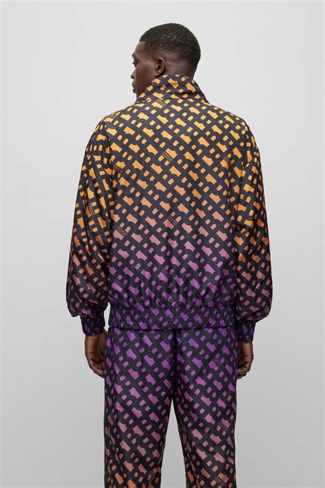 Мужская ветровка с узором BOSS x Khaby BOSS 50493302;834 — Ultrashop