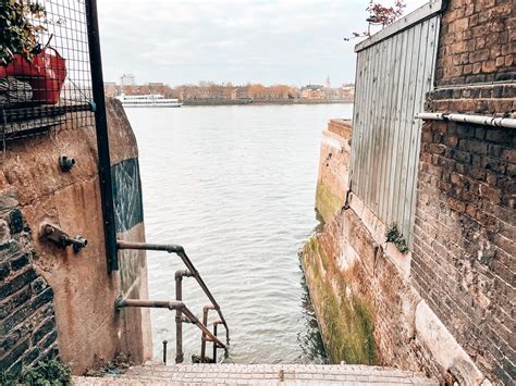 The Ultimate Local's Wapping Guide: Best Things to do - Travel and Squeak