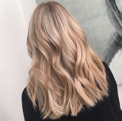 Trending Honey Blonde Hair Ideas To Refresh Your Look Divagaze