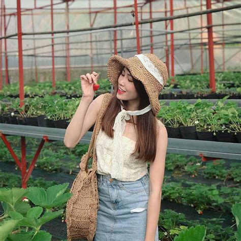 Không chỉ tân hoa hậu các hot girl xứ Quảng cũng khiến dân mạng không thể rời mắt