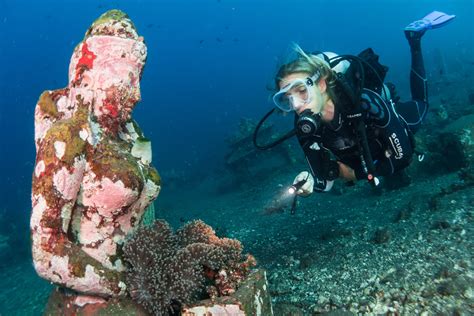 5 Reasons Why Scuba Steph's Naked Adventure Went Viral
