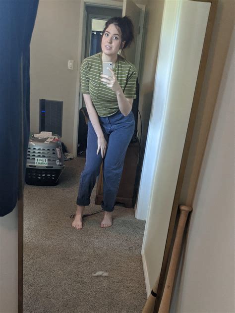 Anisa Jomha's feet