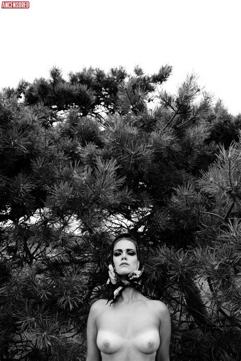 Naked Mia Jexen Added By Charlipon