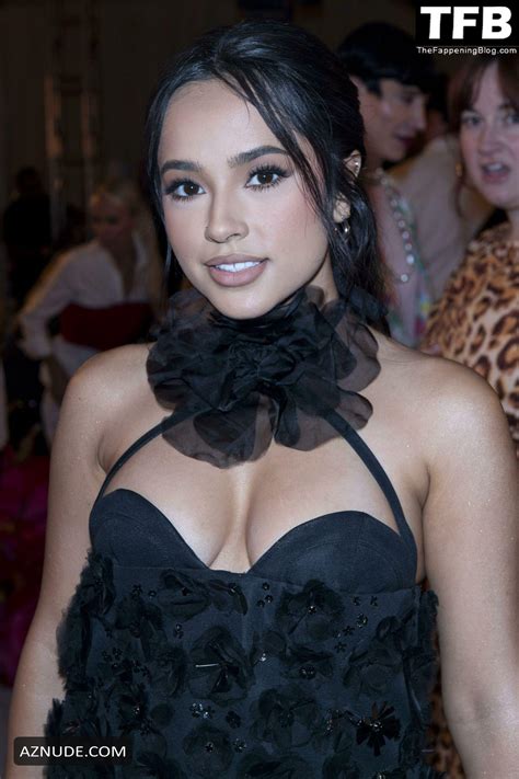 Becky G Sexy Seen Flaunting Her Hot Cleavage At The Carolina Herrera Fashion Show In New York