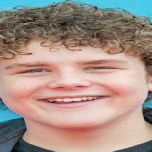 Sean Ryan Fox Bio, Early Life, Career, Net Worth and Salary