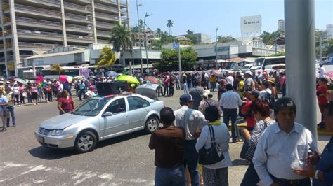 Cetegistas Bloquean La Costera Para Exigir Pago A Maestros Fuera Del