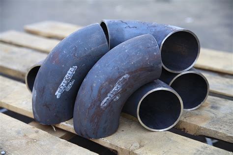 Отводы из стали: преимущества, сферы применения