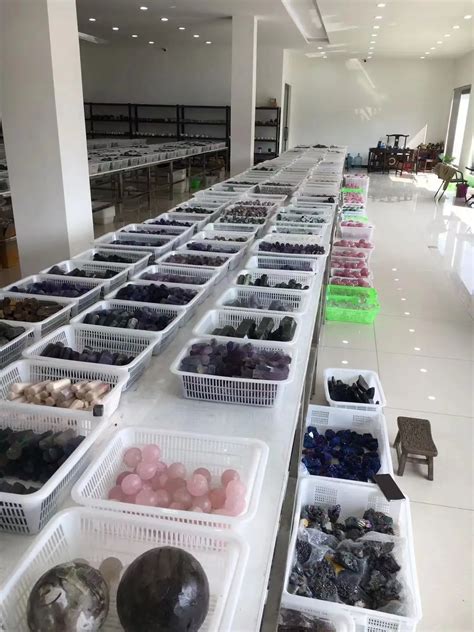 Wholesale Crystal Massage Rose Quartz Anal Plug Crystal Butt Plug Yoni Egg For Women