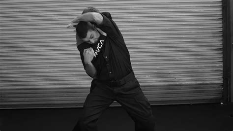 Self Defense Tactics Rear Naked Choke Defense Youtube