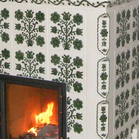 soba teracota  pictata manual din placi pictate cu culoarea verde