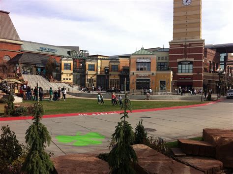 Plaza Design Dos & Don'ts / Salt Lake vs St. George — Everyday Tourist