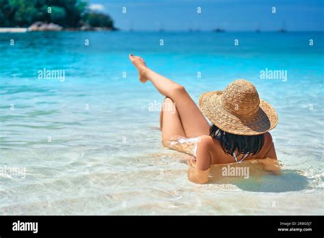 Hawaii Beach Bikini Hi Res Stock Photography And Images Alamy
