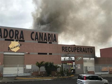 Arde Una Nave En El Pol Gono Industrial De Arinaga La Provincia