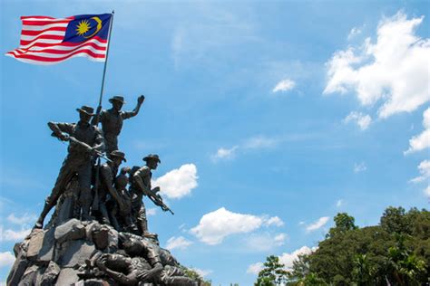 Tugu Negara Silhouette