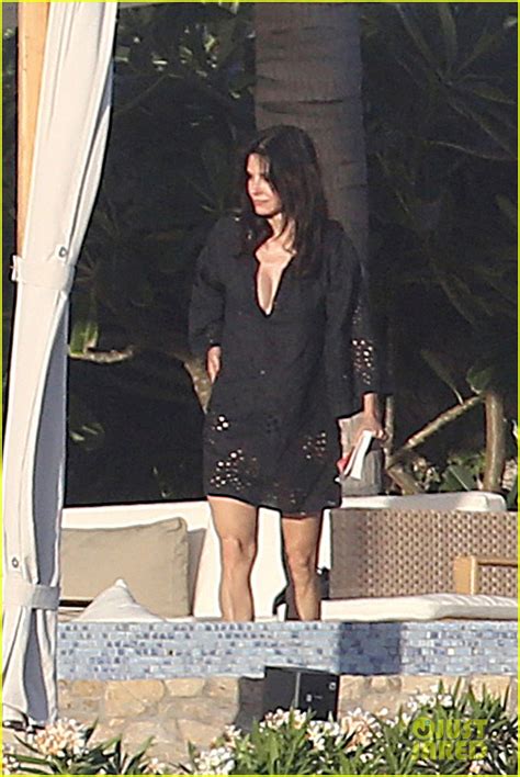 Jennifer Aniston Courteney Cox Bikini Babes In Cabo Photo 3019218 Bikini Courteney Cox