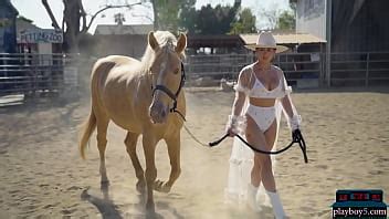 La Milf Latina Formosa Mia Valentine Ama Cavalcare Ed Espone Il Suo Corpo Bollente Xvideos