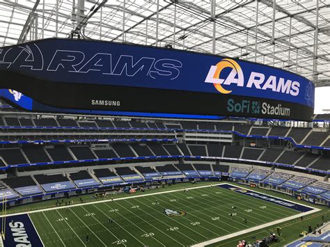 empty sofi stadium hosts  la rams game   resurgent