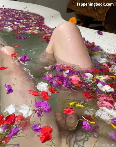 Aline Alinefaria Nude OnlyFans Leaks Fappening FappeningBook