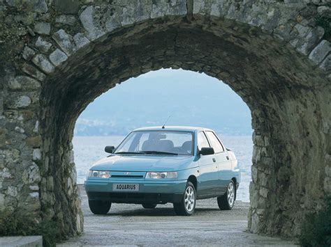 LADA 110 Specs, Performance & Photos - 1998, 1999, 2000, 2001, 2002 ...