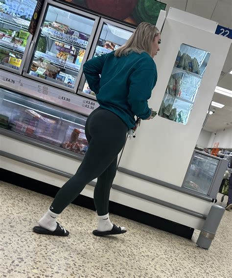 Beautiful Blonde In Leggings Spandex Leggings Yoga Pants Forum