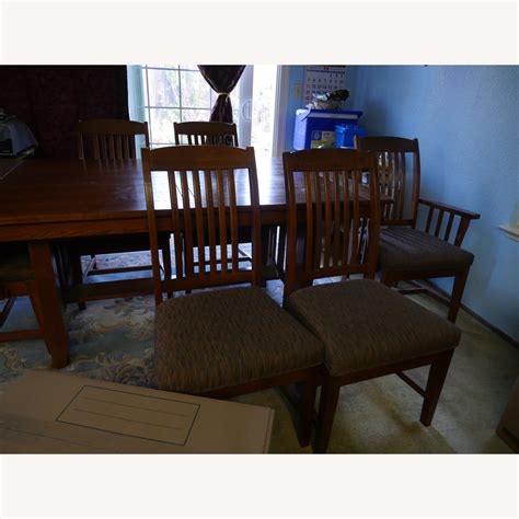 Dinning Room Table and Chairs - AptDeco