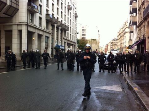 Génération Identitaire occupe le siège de l UMP pour demander l abrogation du mariage gay Lys