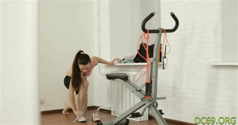 Sexy Brunette Mary Gets Rough Plowing