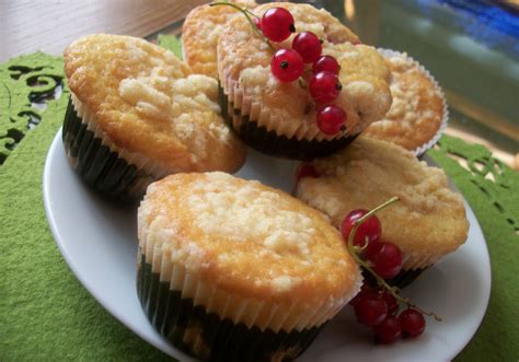 Muffiny porzeczkowe z kokosową kruszonką DoradcaSmaku pl