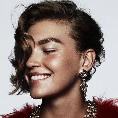 Maquillage Nude Le Mode D Emploi Pour Adopter Le Make Up Naturel Vogue France