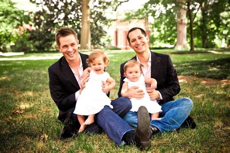 Adozioni Gay Una Legge Per Penalizzare Le Famiglie Arcobaleno Gay It