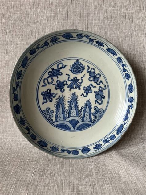 Plat Bleu Et Blanc Porcelaine Huit Symboles Catawiki