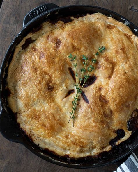 One Skillet Ground Beef Pot Pie - Kinda Healthy Recipes